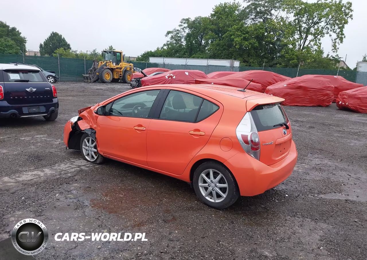 2012 Toyota Prius C Three VIN:JTDKDTB36C1010861 - 3