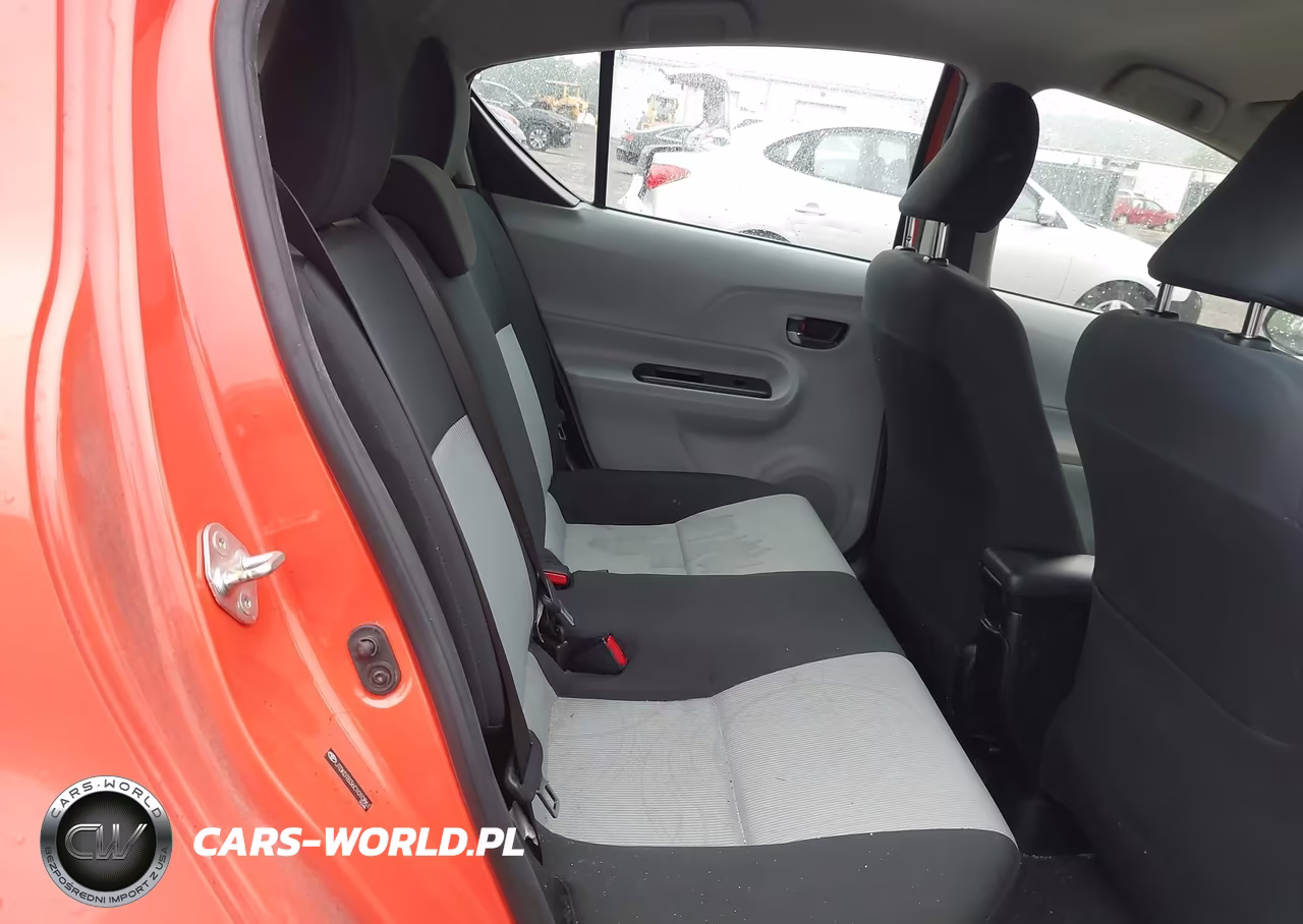 2012 Toyota Prius C Three VIN:JTDKDTB36C1010861 - 8