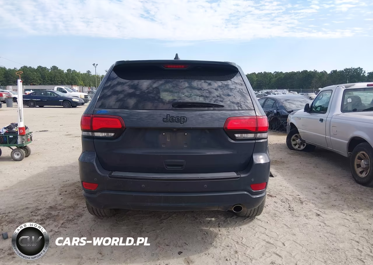 2018 Jeep Grand Cherokee Altitude 4X2 VIN:1C4RJEAGXJC212417 - 16