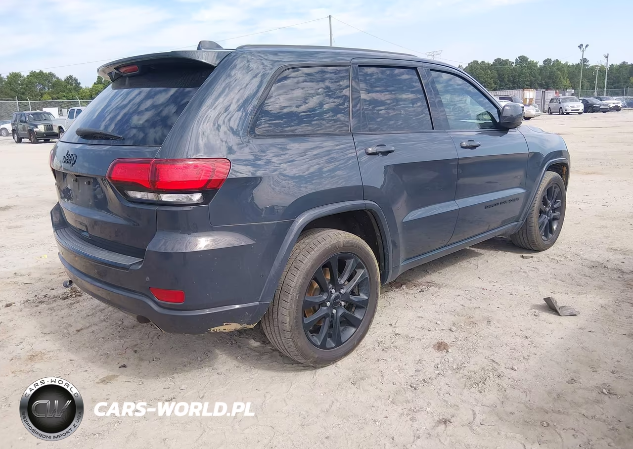 2018 Jeep Grand Cherokee Altitude 4X2 VIN:1C4RJEAGXJC212417 - 4