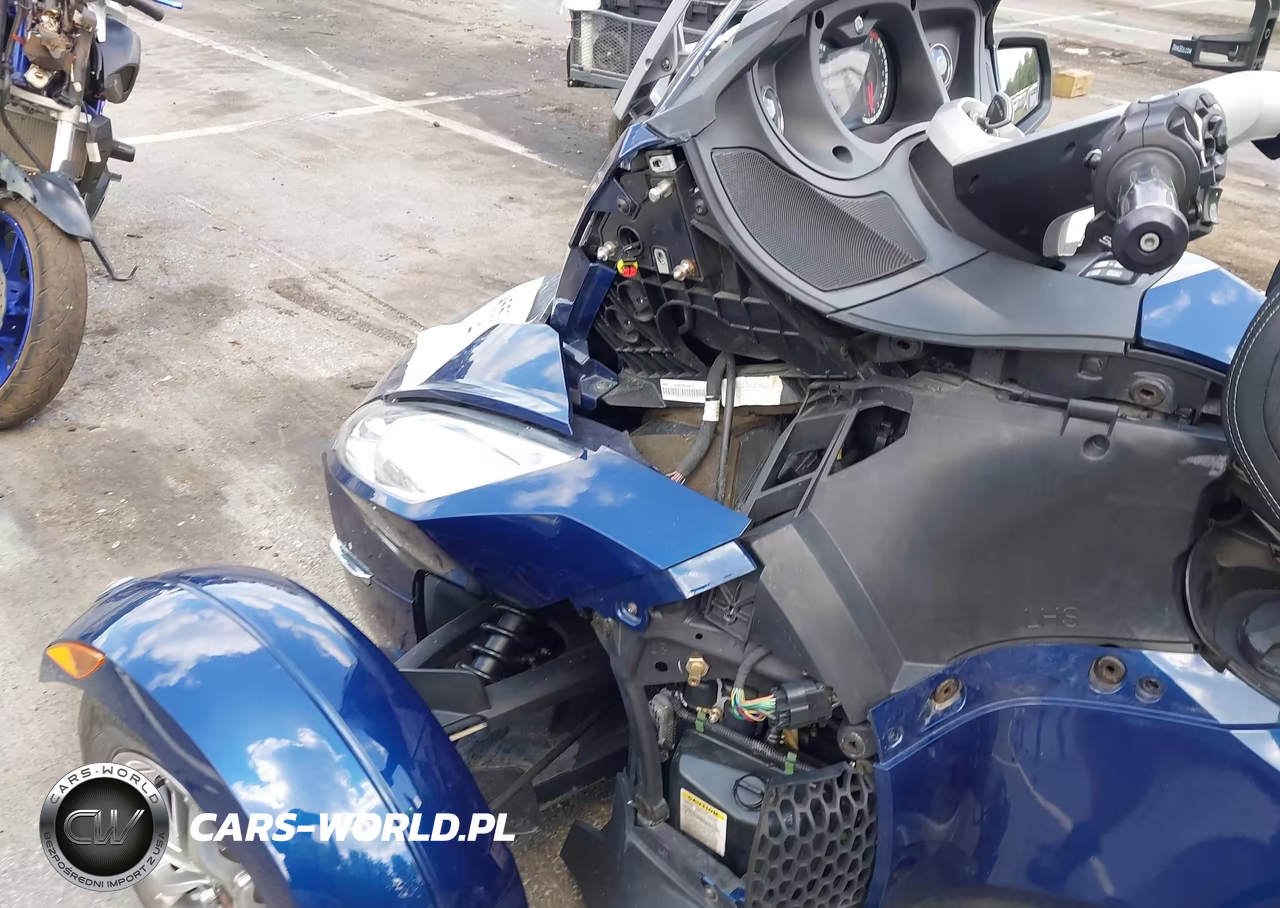 2010 Can-Am Spyder Roadster Rt VIN:2BXJBKC15AV002131 - 12