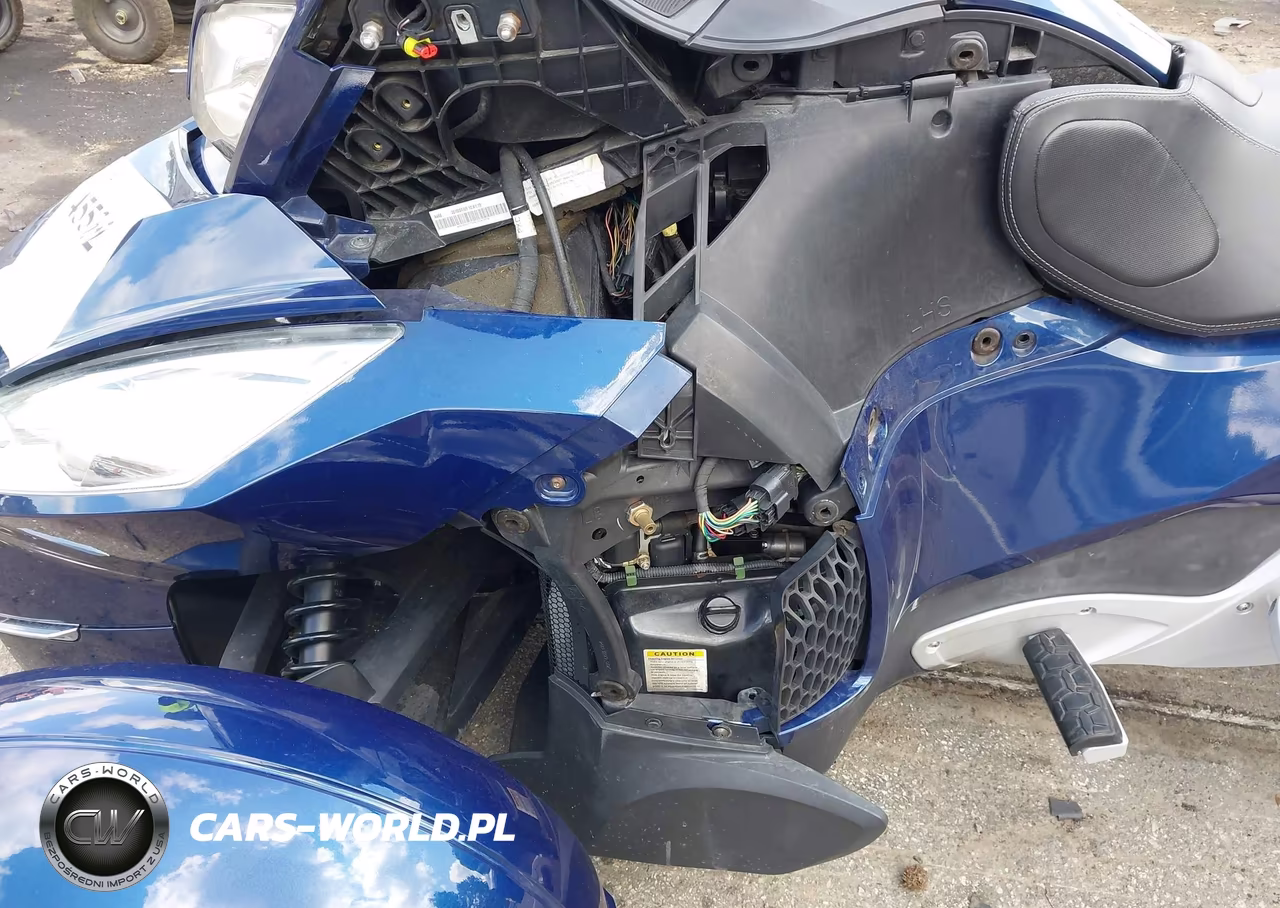 2010 Can-Am Spyder Roadster Rt VIN:2BXJBKC15AV002131 - 8