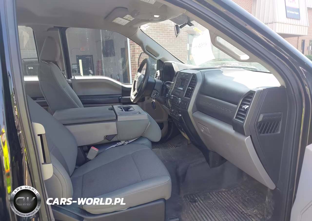 2018 Ford F-350 VIN:1FT8X3B6XJEC83996 - 5