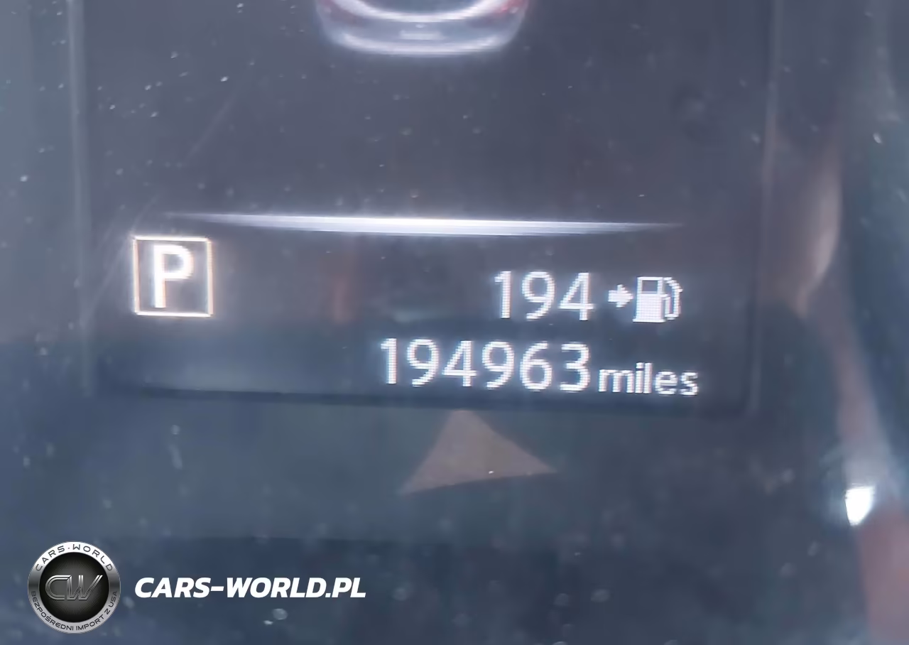 2018 Nissan Rogue Sport S VIN:JN1BJ1CR0JW255514 - 15