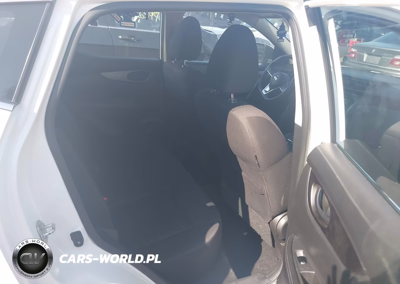2018 Nissan Rogue Sport S VIN:JN1BJ1CR0JW255514 - 8