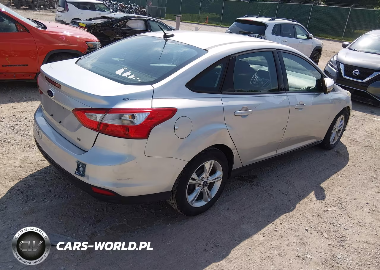 2013 Ford Focus Se VIN:1FADP3F23DL354905 - 4