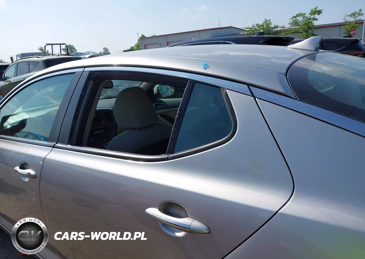 2012 Kia Optima Lx VIN:5XXGM4A72CG058913 - 12