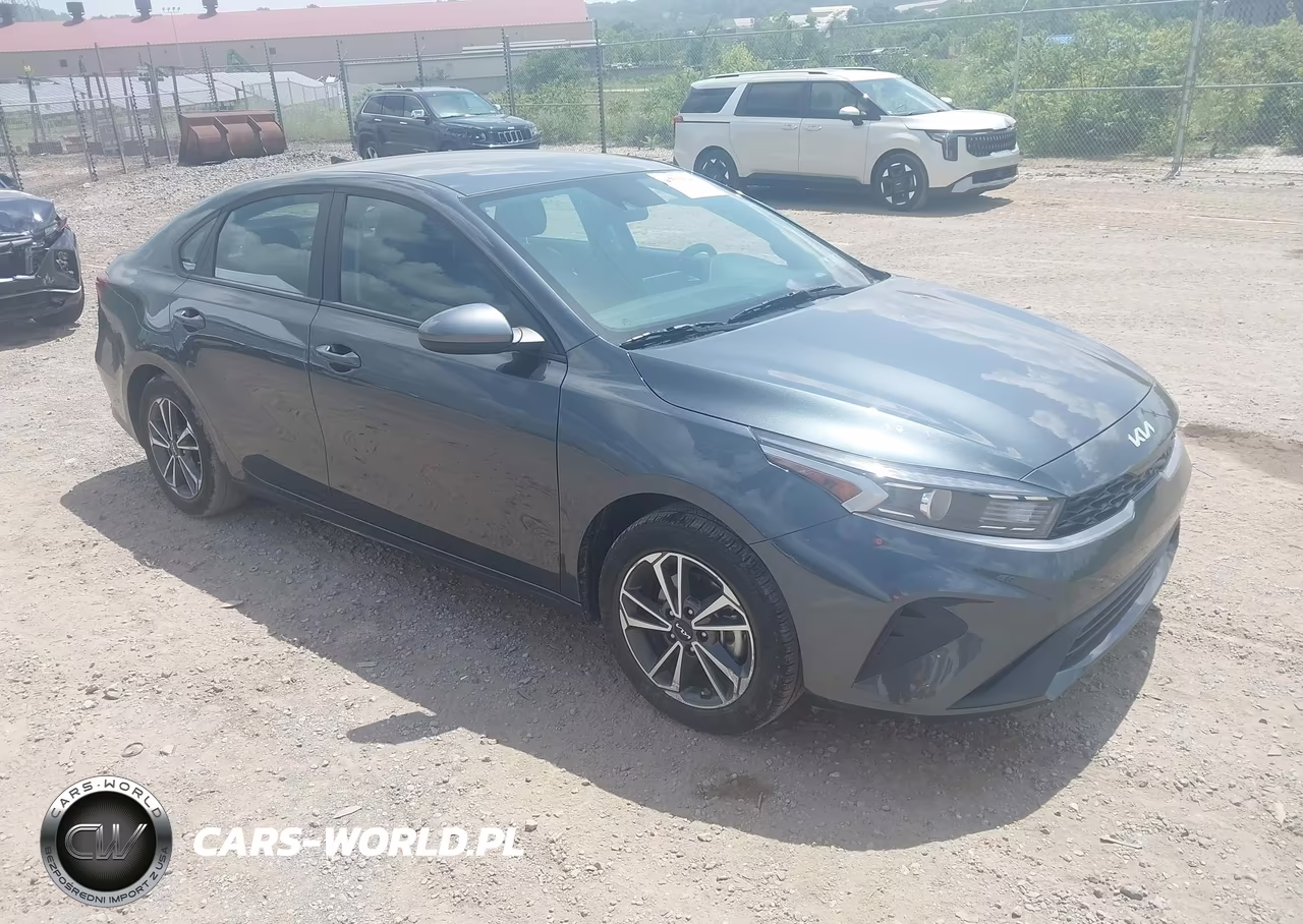 2023 Kia Forte Lxs – zdjęcie 1 z 17