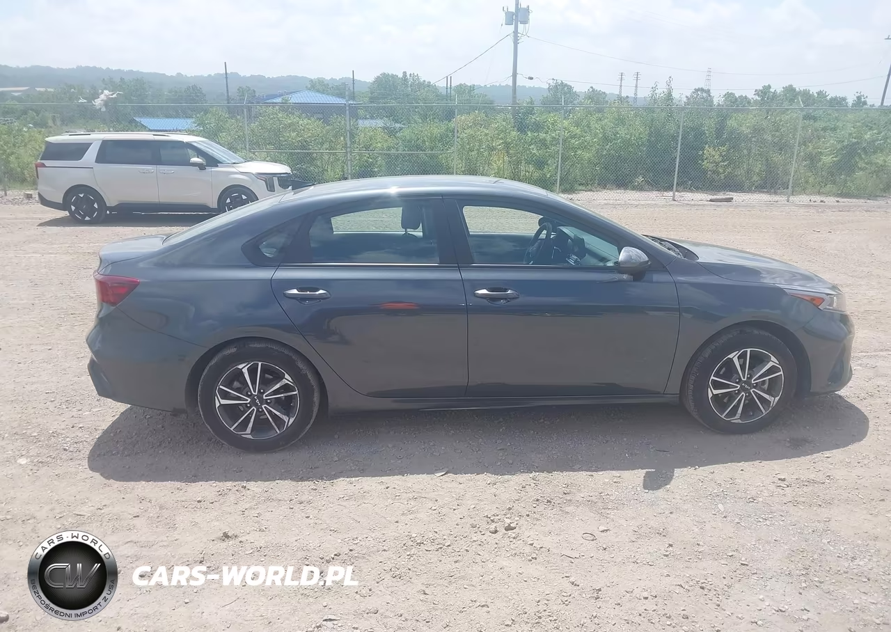 2023 Kia Forte Lxs VIN:3KPF24AD3PE561761 - 14