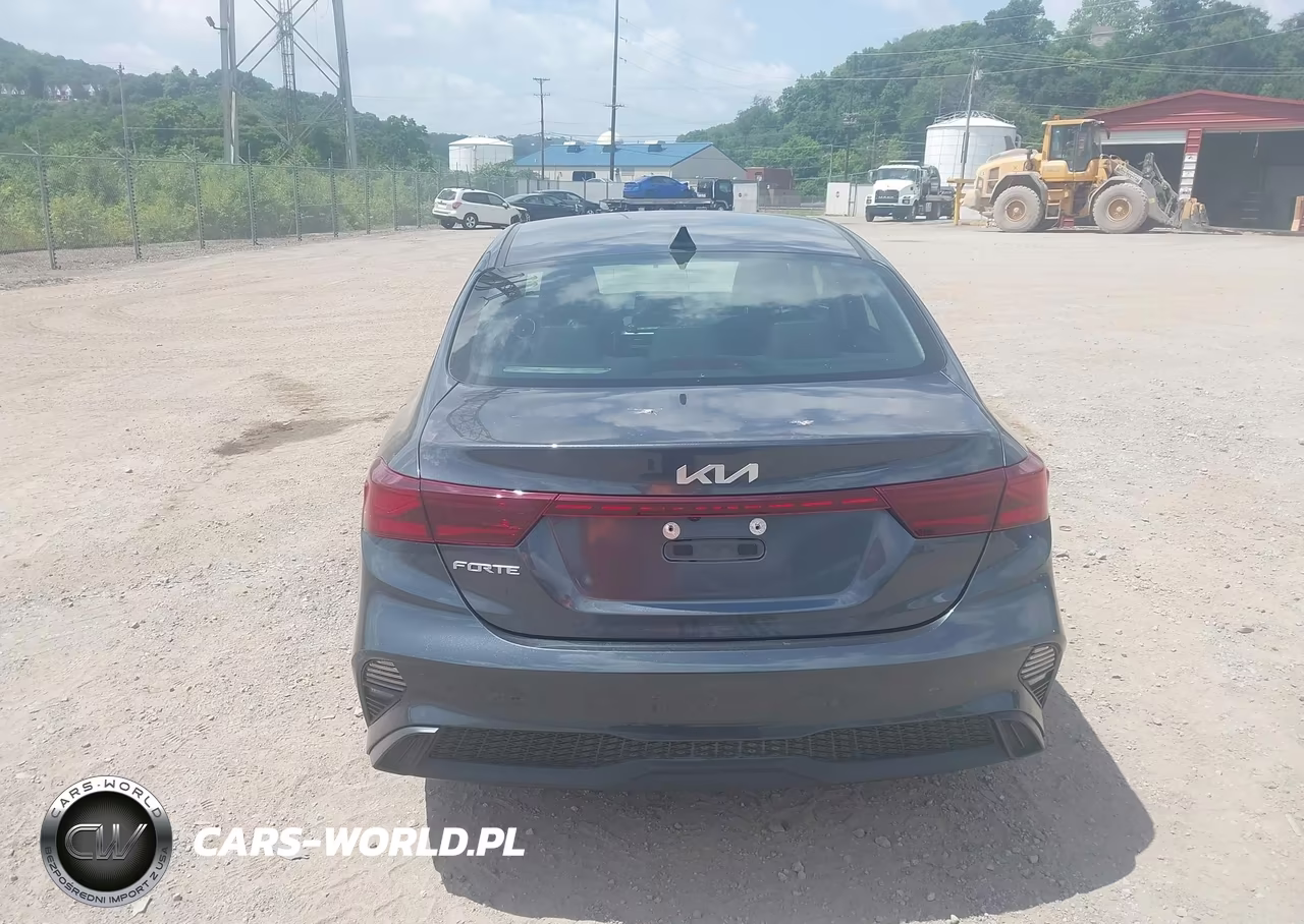 2023 Kia Forte Lxs VIN:3KPF24AD3PE561761 - 17