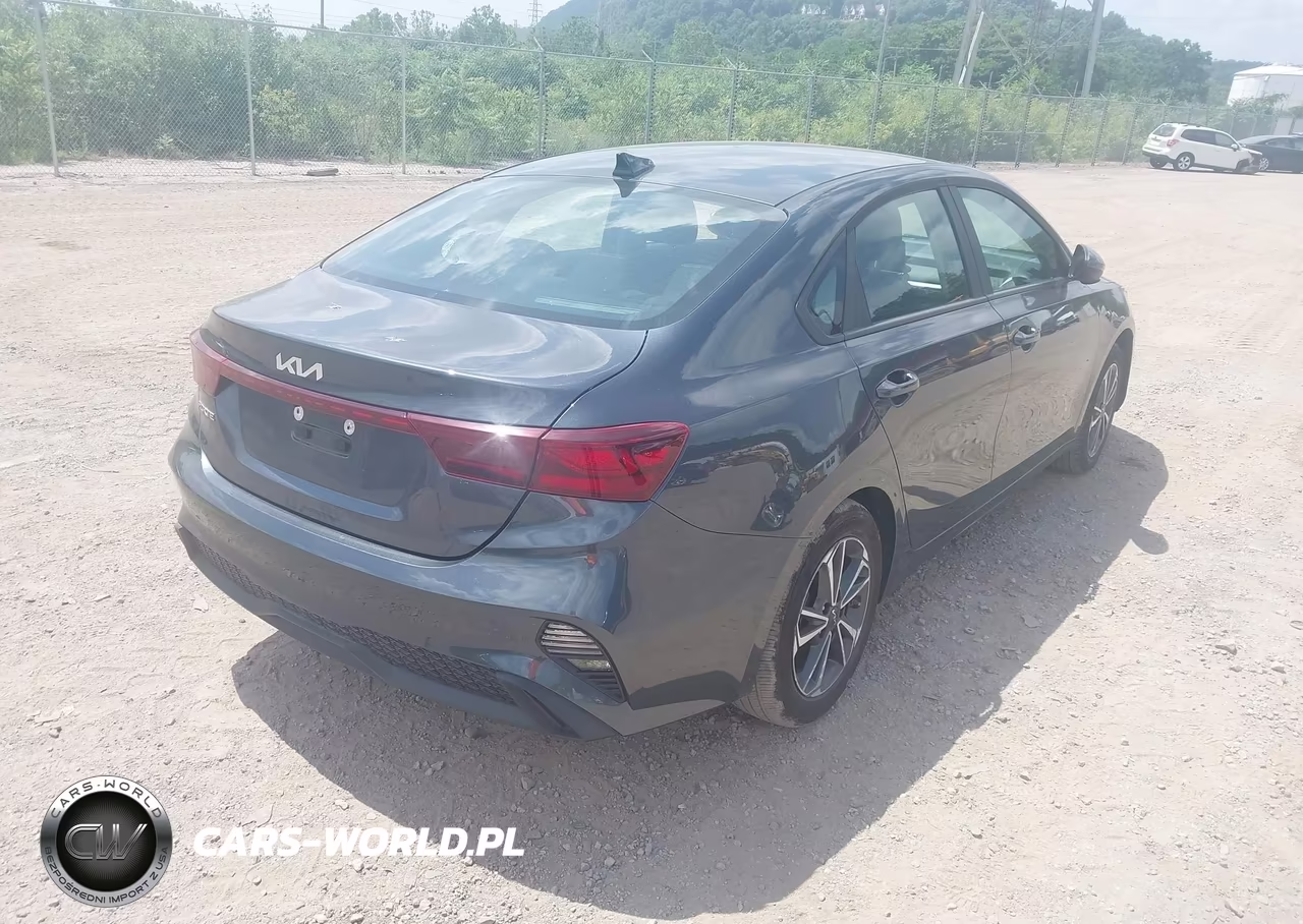 2023 Kia Forte Lxs VIN:3KPF24AD3PE561761 - 4