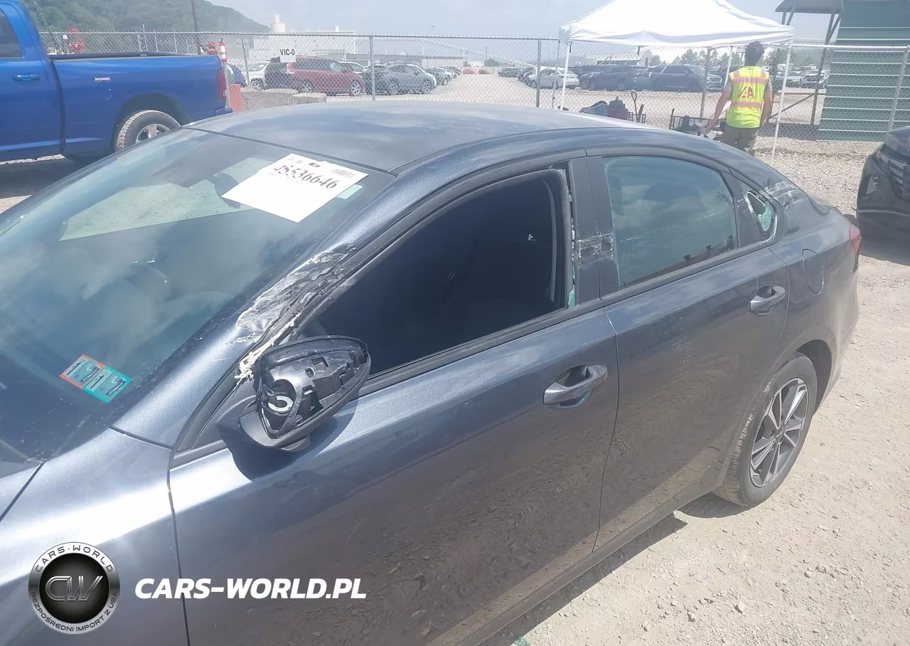 2023 Kia Forte Lxs VIN:3KPF24AD3PE561761 - 6