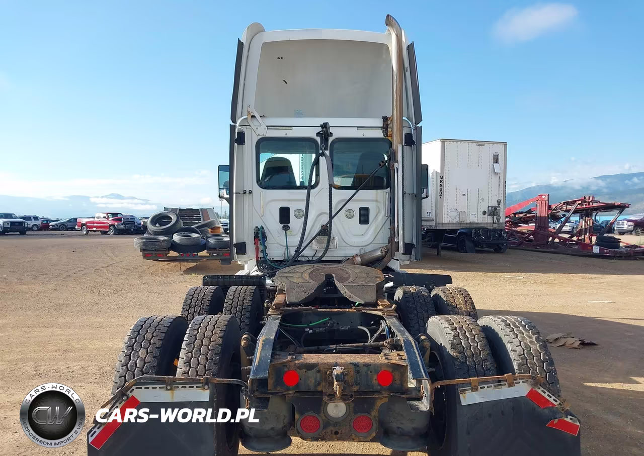 2016 Freightliner Cascadia 125 VIN:3AKJGED68GSHG1925 - 15