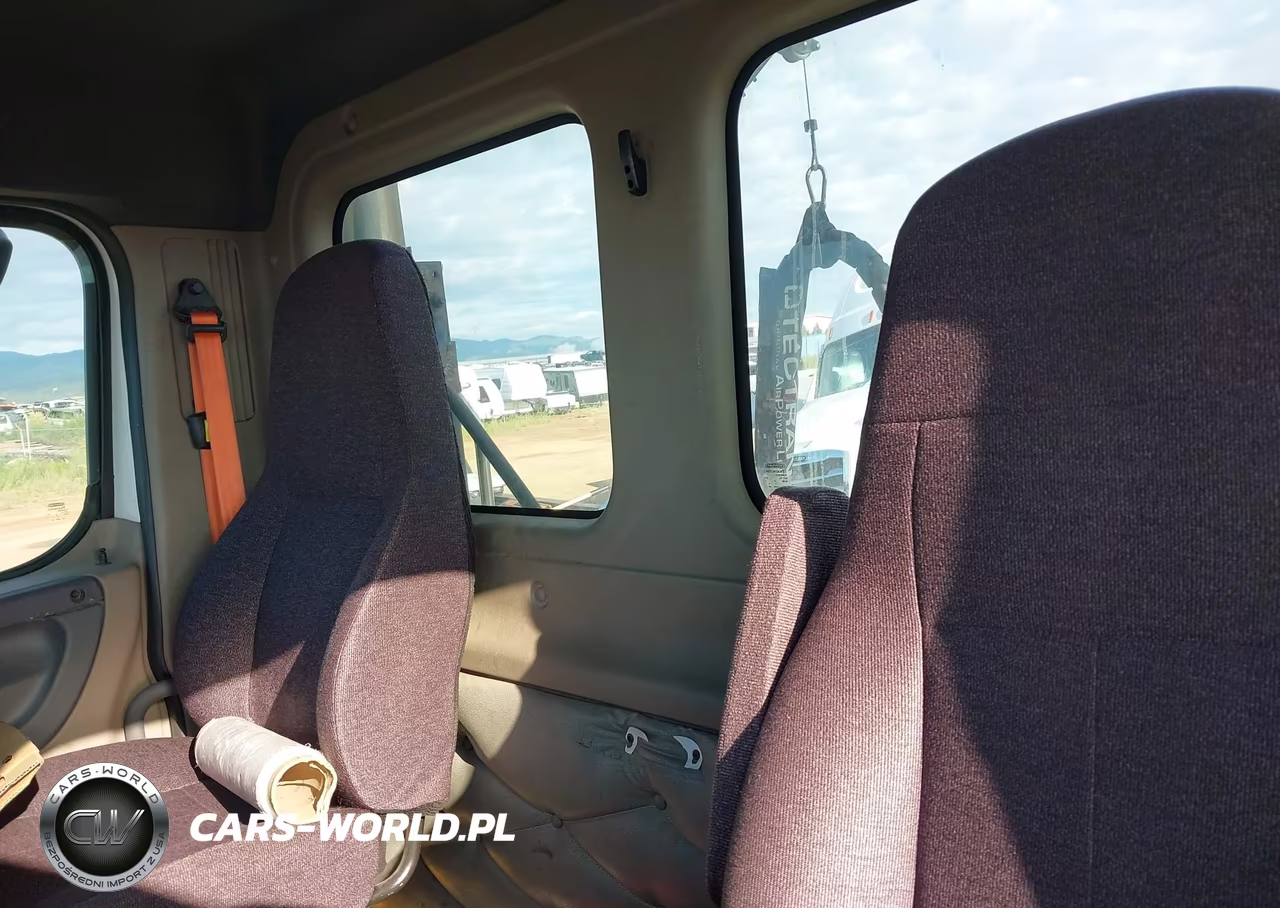 2016 Freightliner Cascadia 125 VIN:3AKJGED68GSHG1925 - 7
