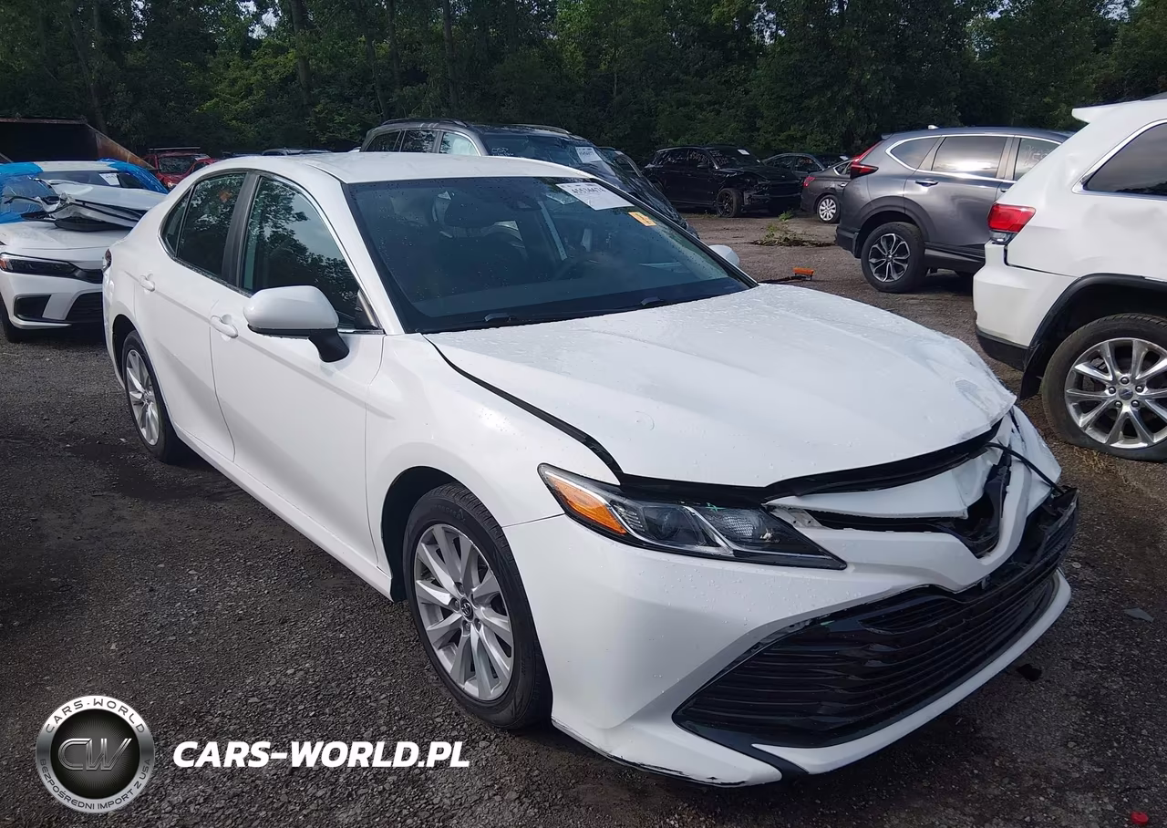 2020 Toyota Camry Le – zdjęcie 1 z 16