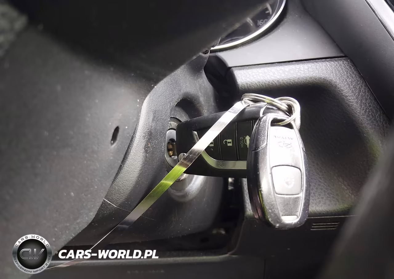 2020 Toyota Camry Le VIN:4T1C11AK0LU920154 - 11