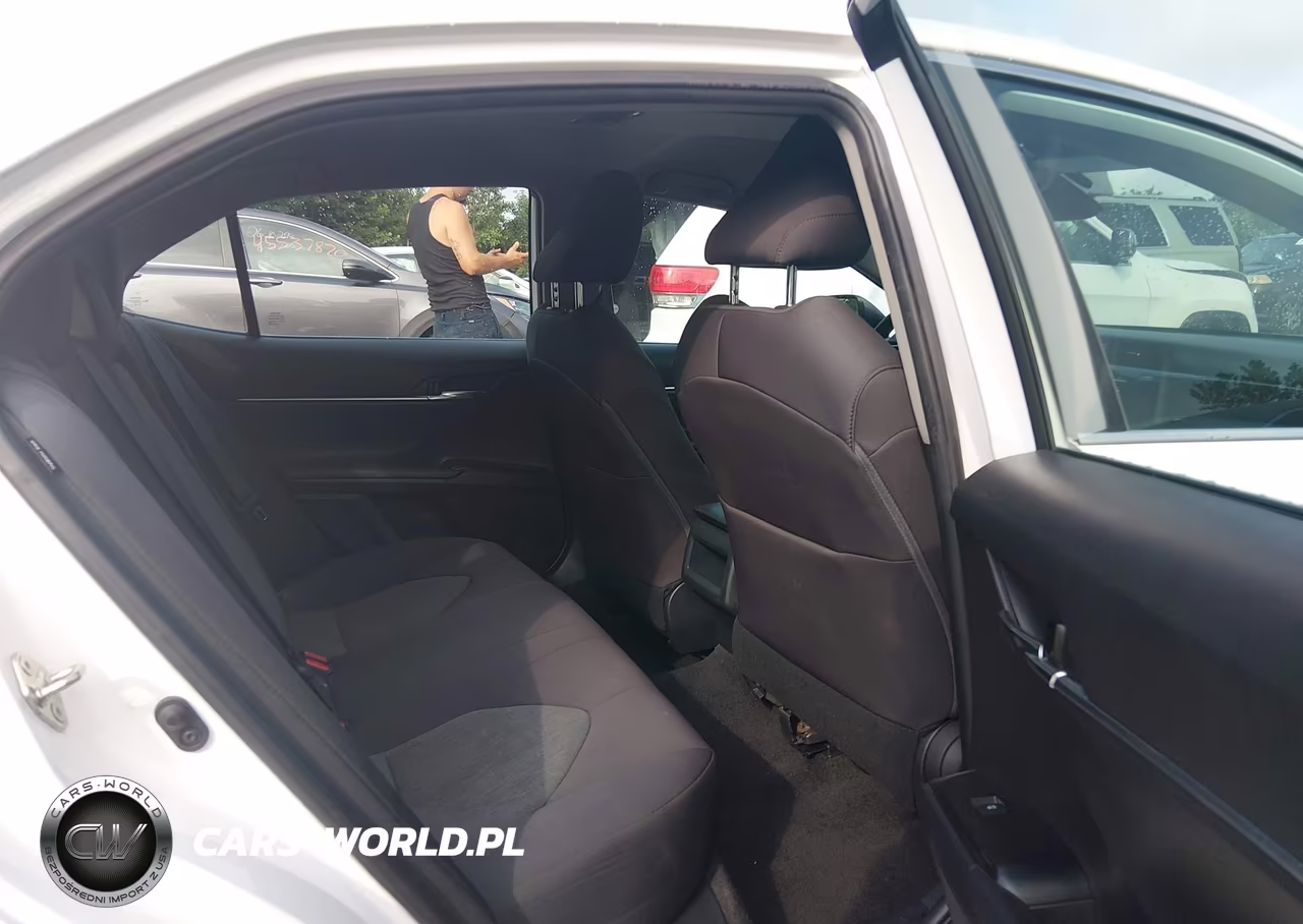 2020 Toyota Camry Le VIN:4T1C11AK0LU920154 - 8