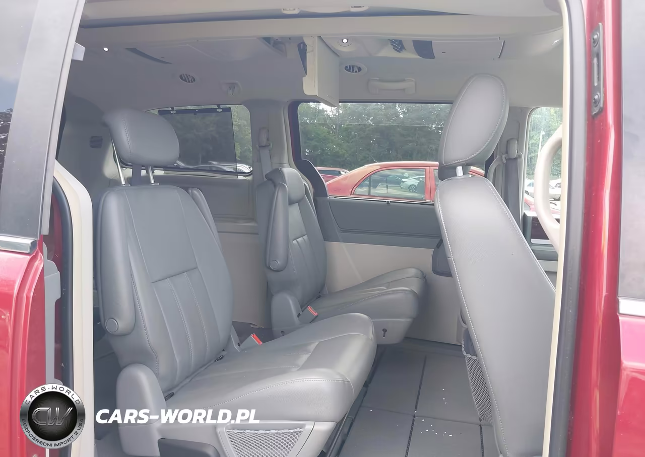 2010 Chrysler Town & Country Touring VIN:2A4RR5D13AR109082 - 8