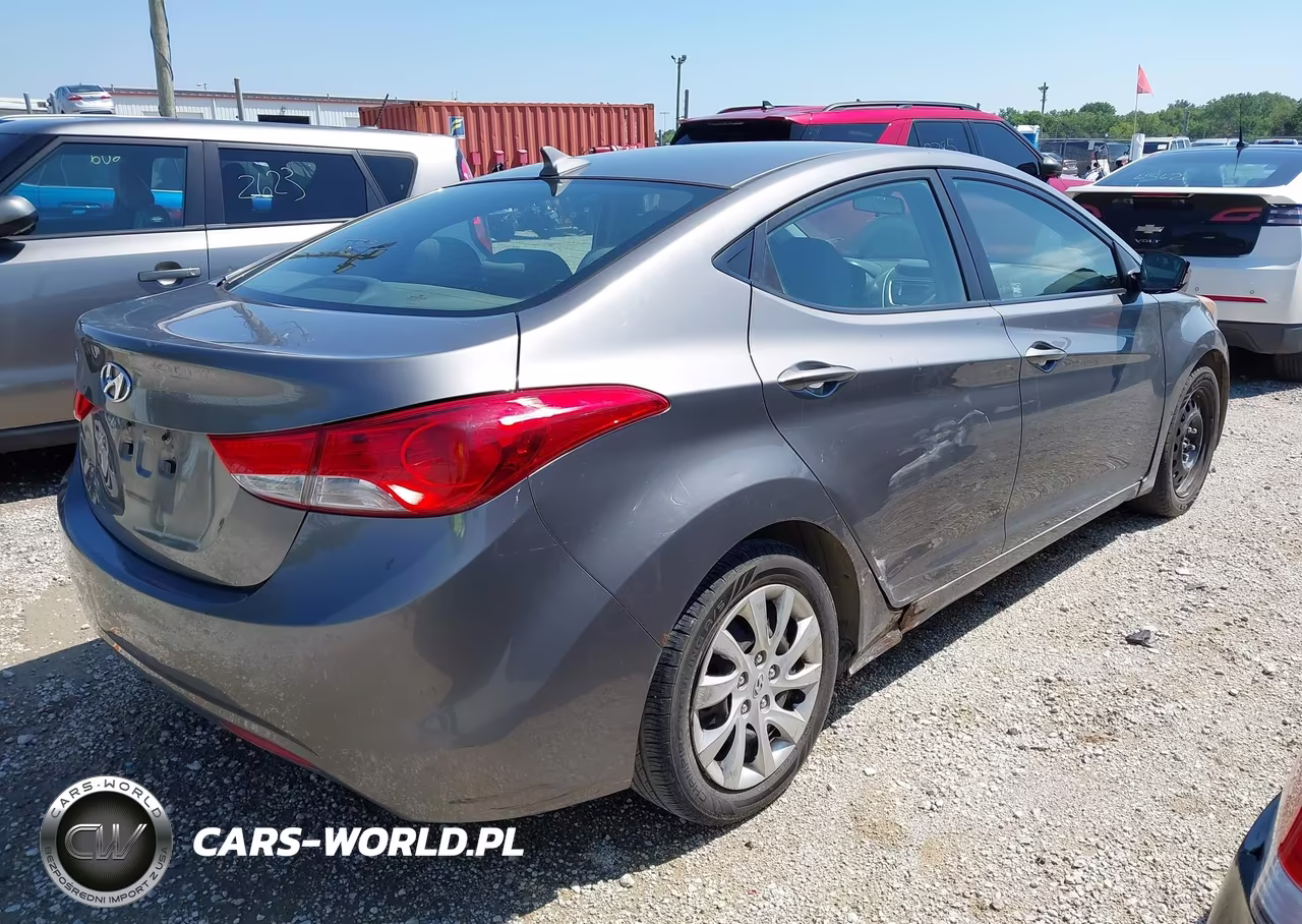 2012 Hyundai Elantra Gls VIN:5NPDH4AE7CH136516 - 4