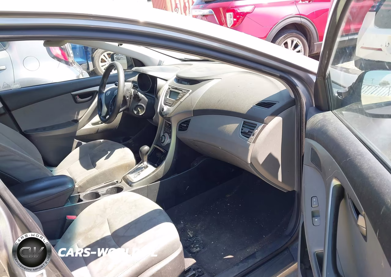 2012 Hyundai Elantra Gls VIN:5NPDH4AE7CH136516 - 5