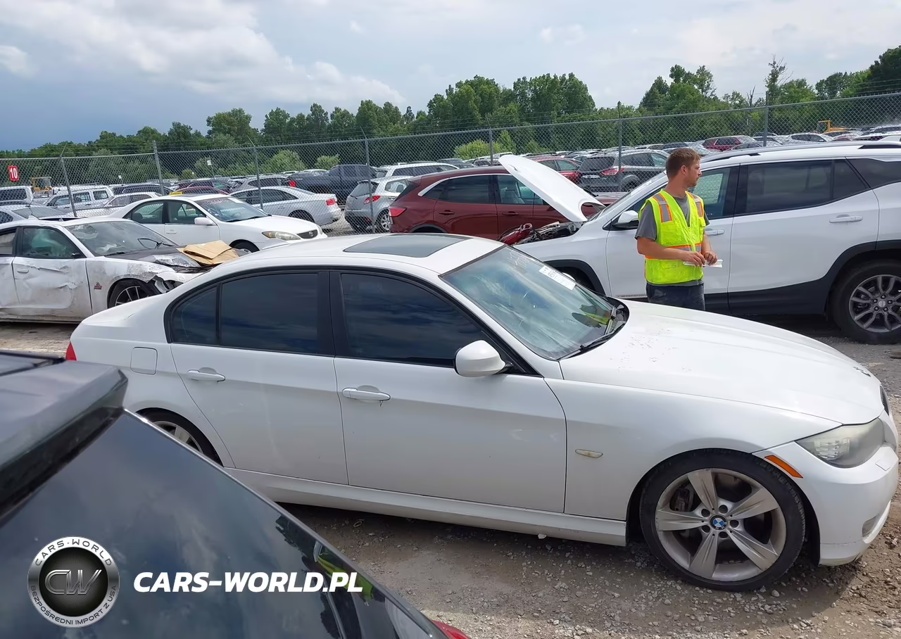2011 BMW 335I VIN:WBAPM5G55BNN00983 - 13