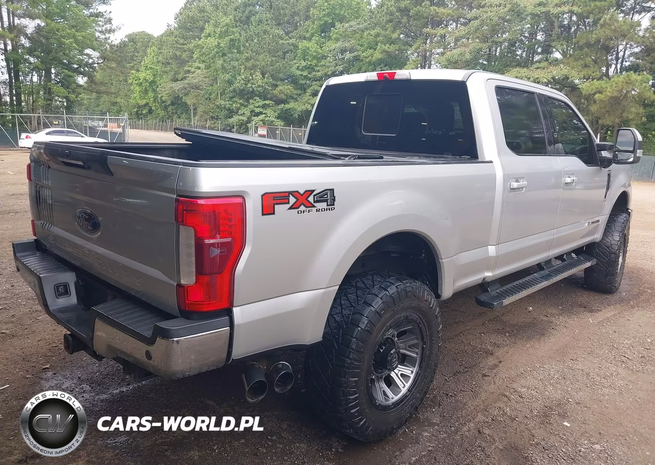 2018 Ford F-250 King Ranch-Lariat-Limited-Platinum-Xl-Xlt VIN:1FT7W2BT2JEB26557 - 4
