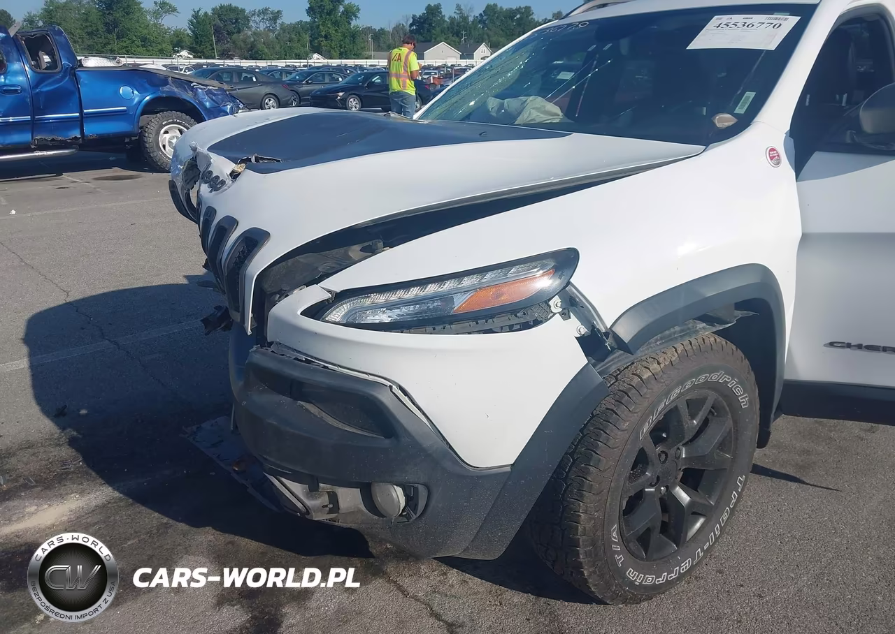 2015 Jeep Cherokee Trailhawk VIN:1C4PJMBSXFW623648 - 6