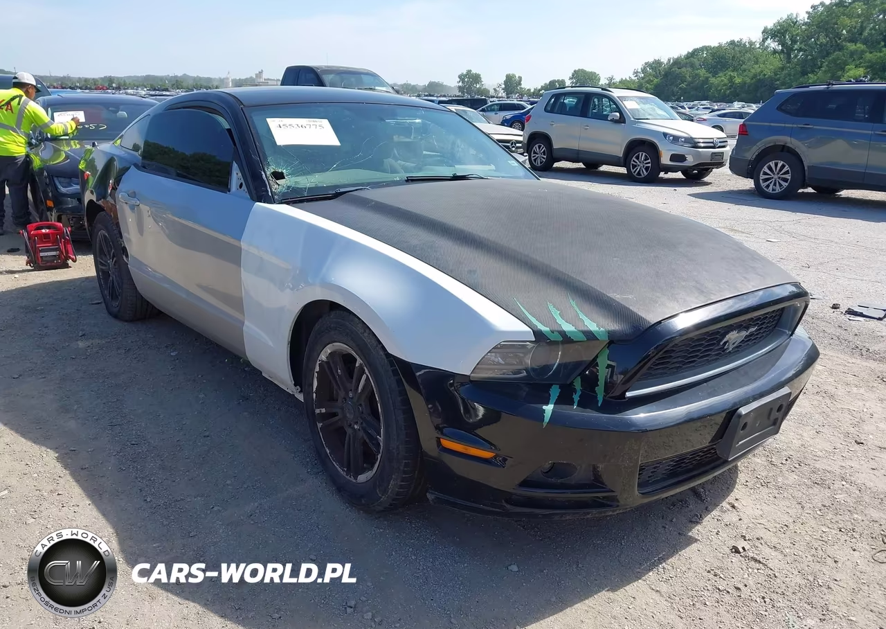 2014 Ford Mustang V6-V6 Premium – zdjęcie 1 z 19