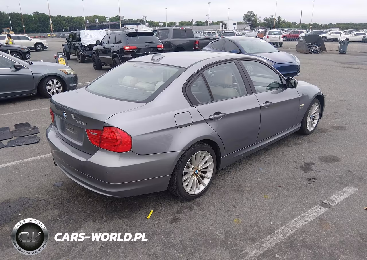 2011 BMW 328I xDrive VIN:WBAPK7C51BA773238 - 4