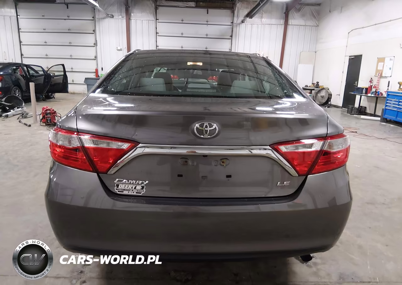 2017 Toyota Camry Le VIN:4T1BF1FK9HU692510 - 17
