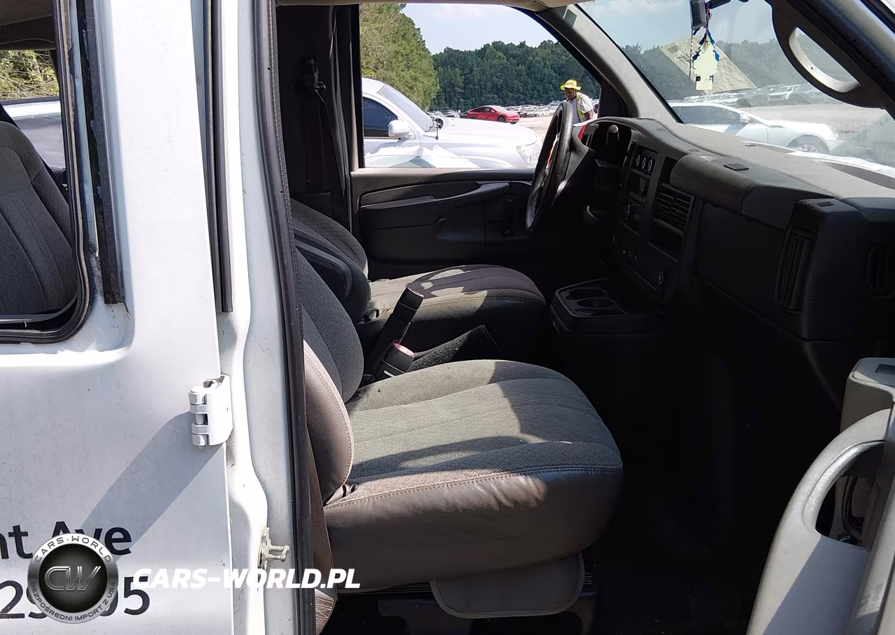 2011 Chevrolet Express 3500 Lt VIN:1GAZG1FG4B1110696 - 5