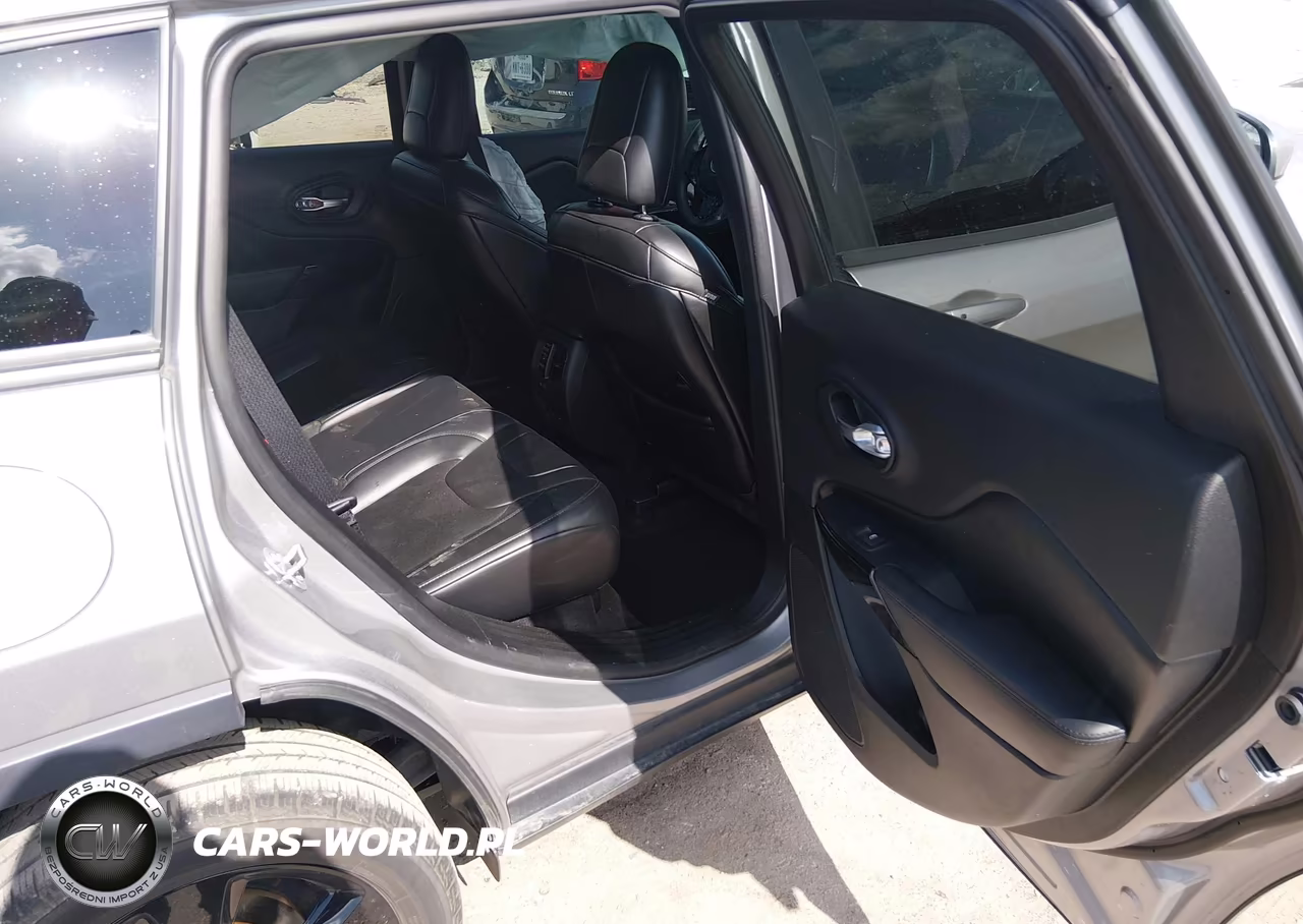 2019 Jeep Cherokee Altitude Fwd VIN:1C4PJLLB3KD485045 - 8