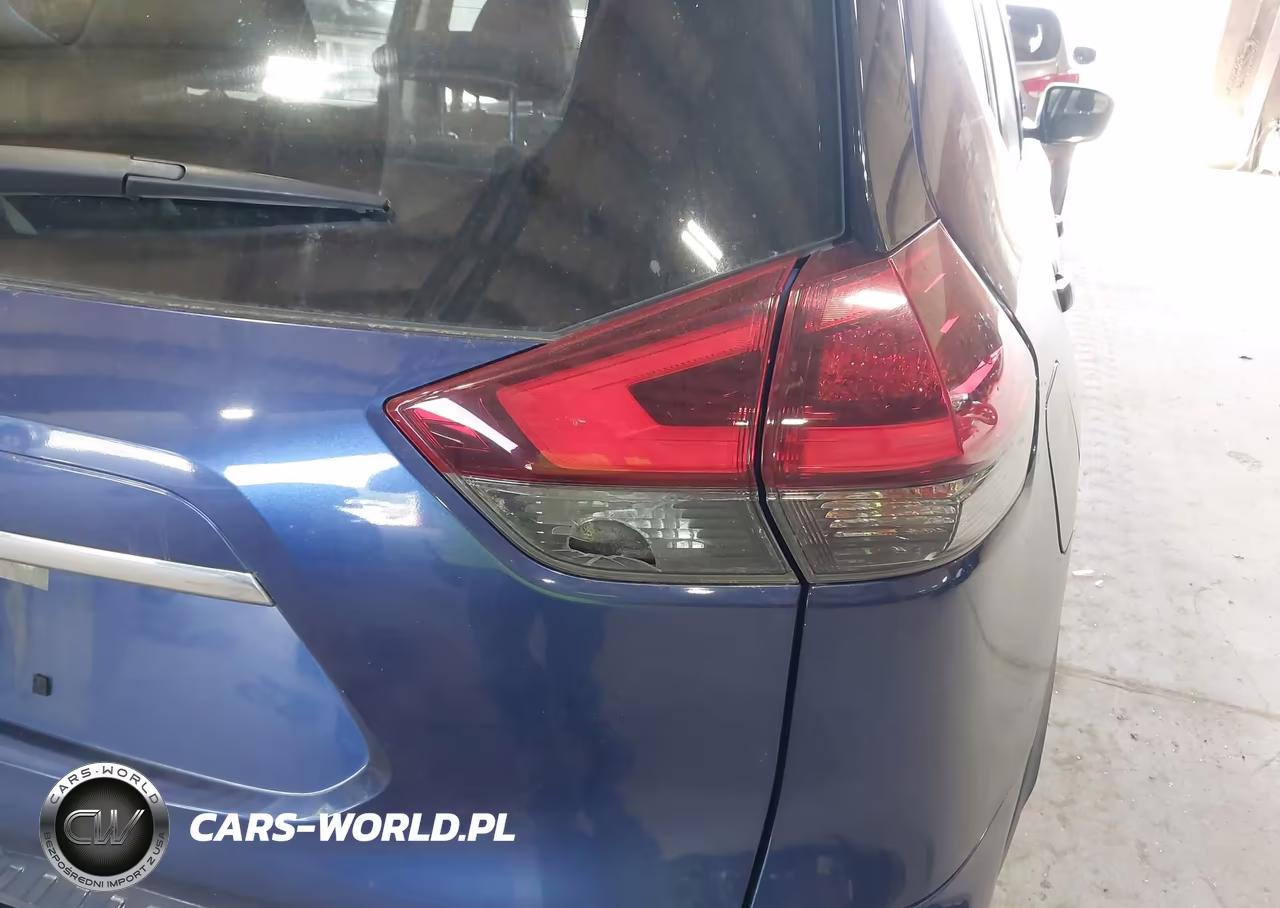 2018 Nissan Rogue S VIN:JN8AT2MV0JW329247 - 17