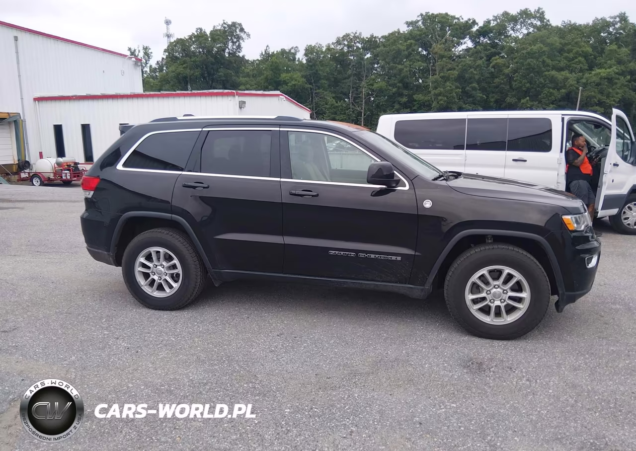 2019 Jeep Grand Cherokee Laredo E 4X4 VIN:1C4RJFAG5KC754208 - 13