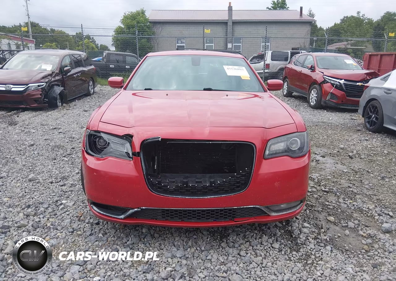 2015 Chrysler 300 300S VIN:2C3CCABG9FH767018 - 13