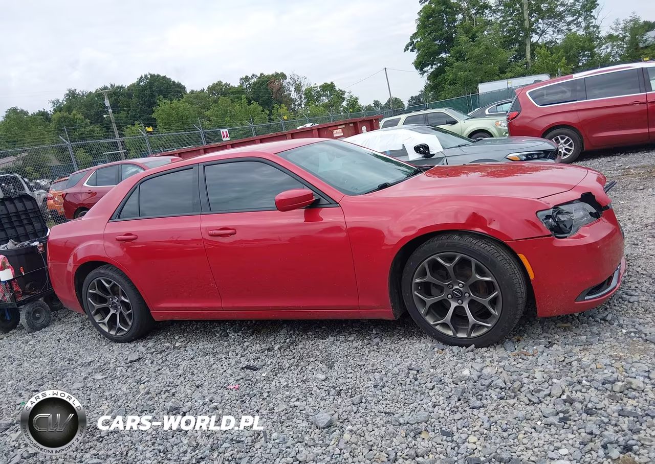2015 Chrysler 300 300S VIN:2C3CCABG9FH767018 - 14