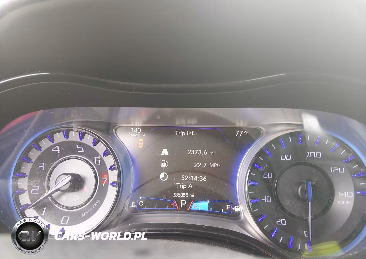 2015 Chrysler 300 300S VIN:2C3CCABG9FH767018 - 16