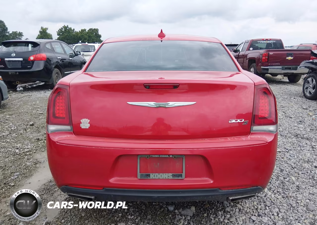 2015 Chrysler 300 300S VIN:2C3CCABG9FH767018 - 17