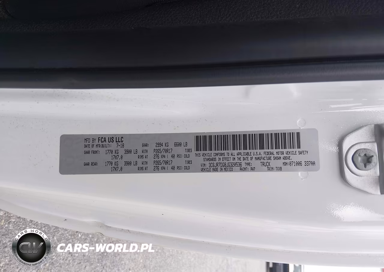 2018 Ram 1500 Tradesman 4X4 8' Box VIN:3C6JR7DG8JG320536 - 9