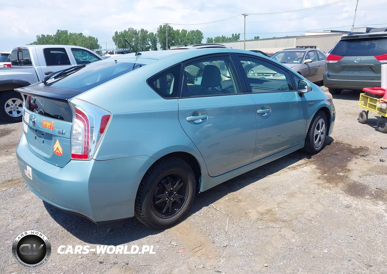 2012 Toyota Prius Two VIN:JTDKN3DU7C5454617 - 4