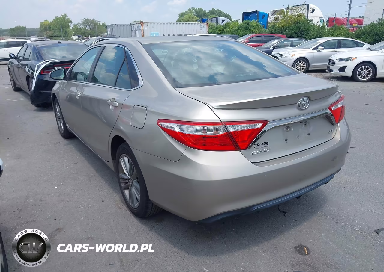 2015 Toyota Camry Se VIN:4T1BF1FK2FU099889 - 3