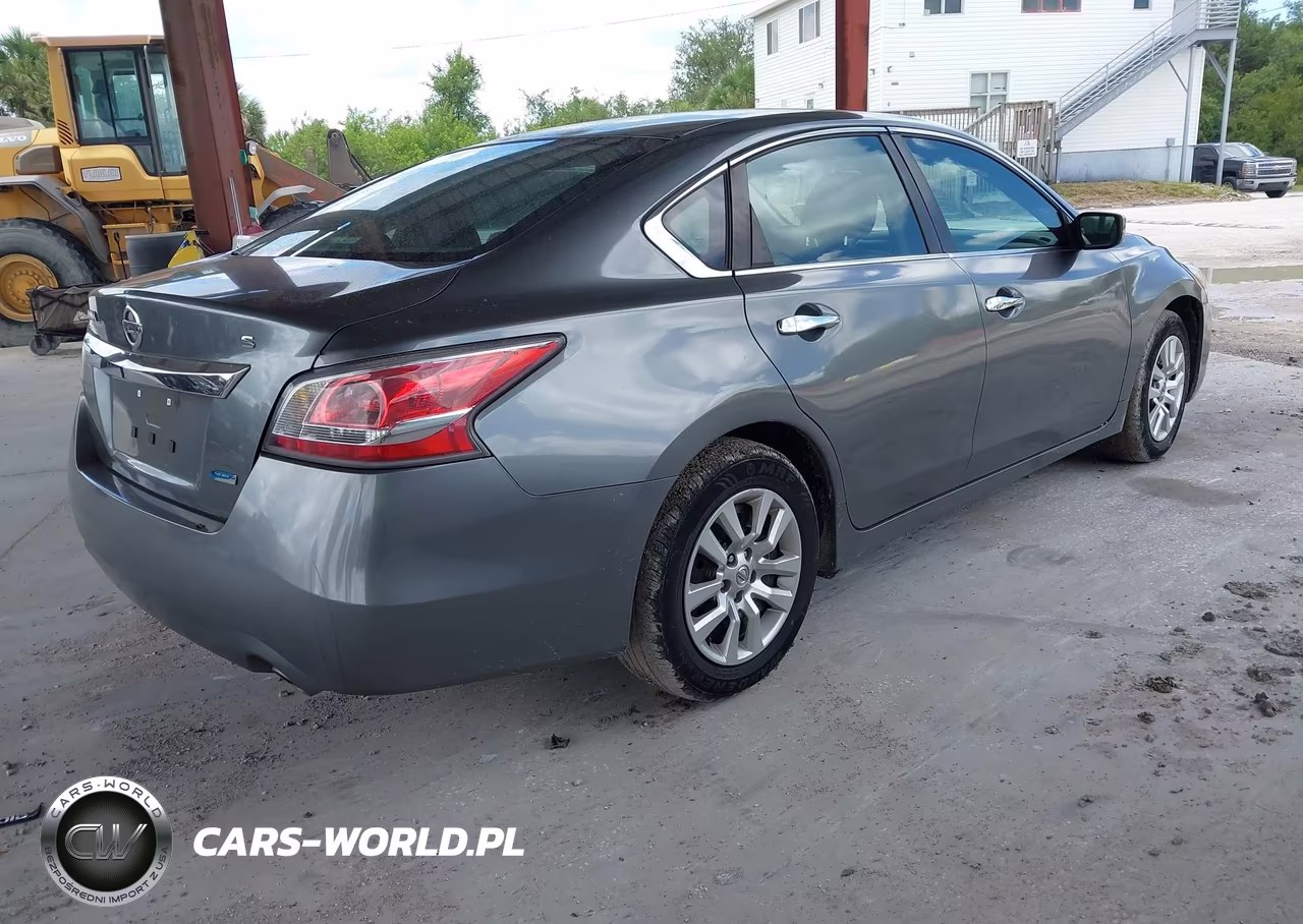 2014 Nissan Altima 2.5 S VIN:1N4AL3AP3EC160796 - 4