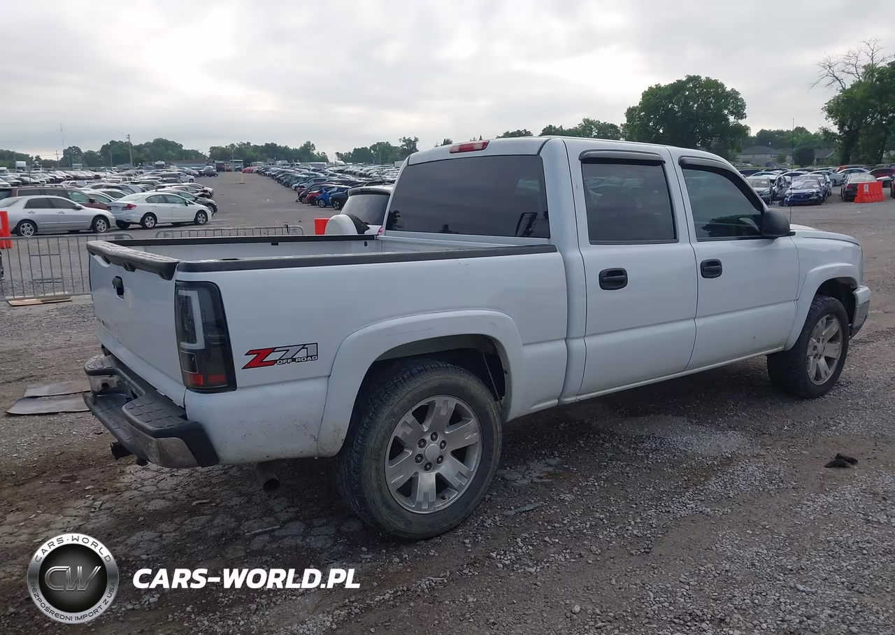 2007 Chevrolet Silverado K1500 Classic Crew Cab VIN:2GCEK13Z071175380 - 4