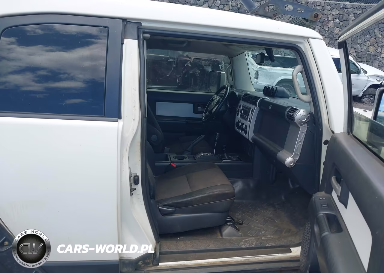 2012 Toyota Fj Cruiser VIN:JTEBU4BF4CK131491 - 5
