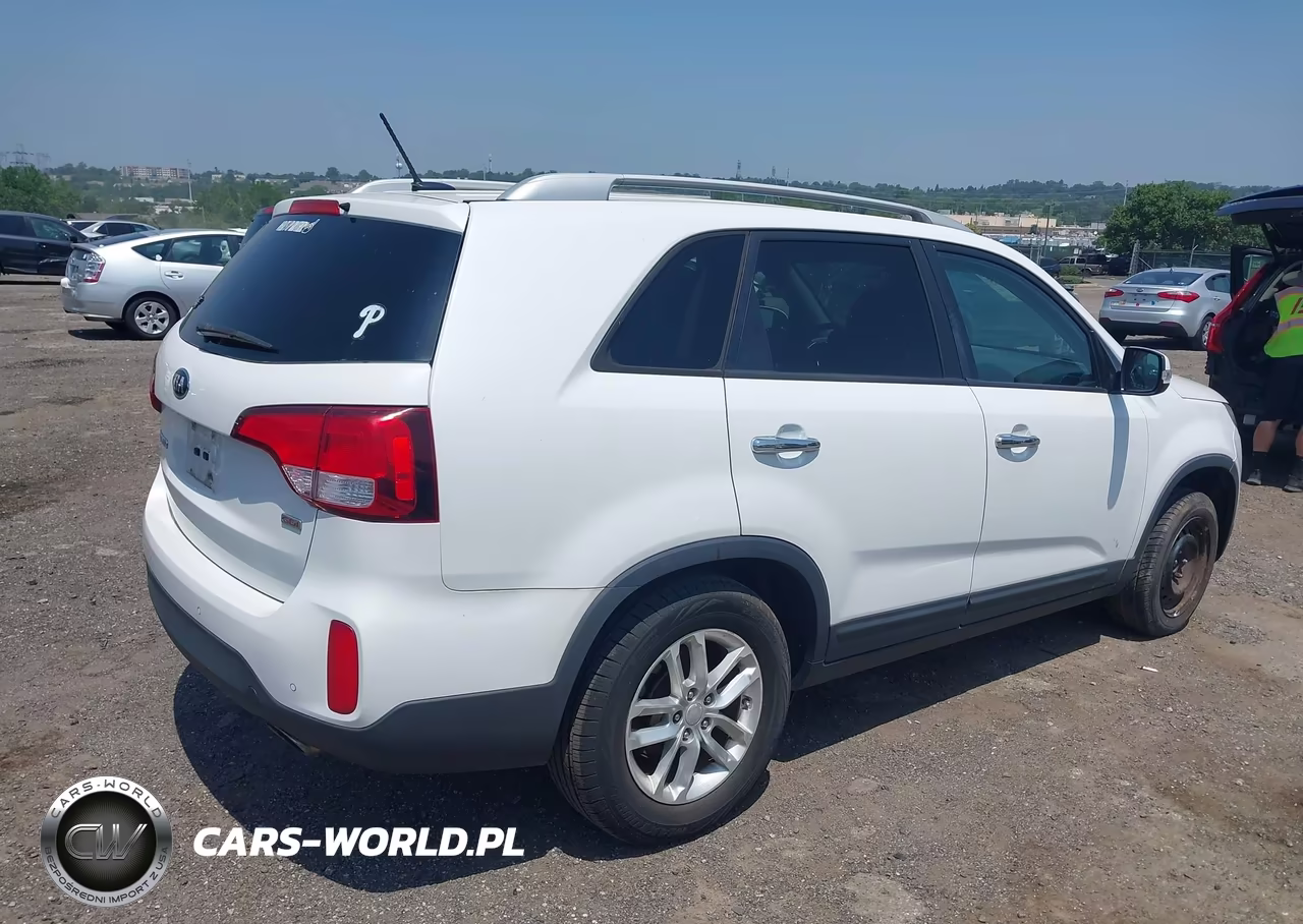 2015 Kia Sorento Lx VIN:5XYKT3A62FG644400 - 4