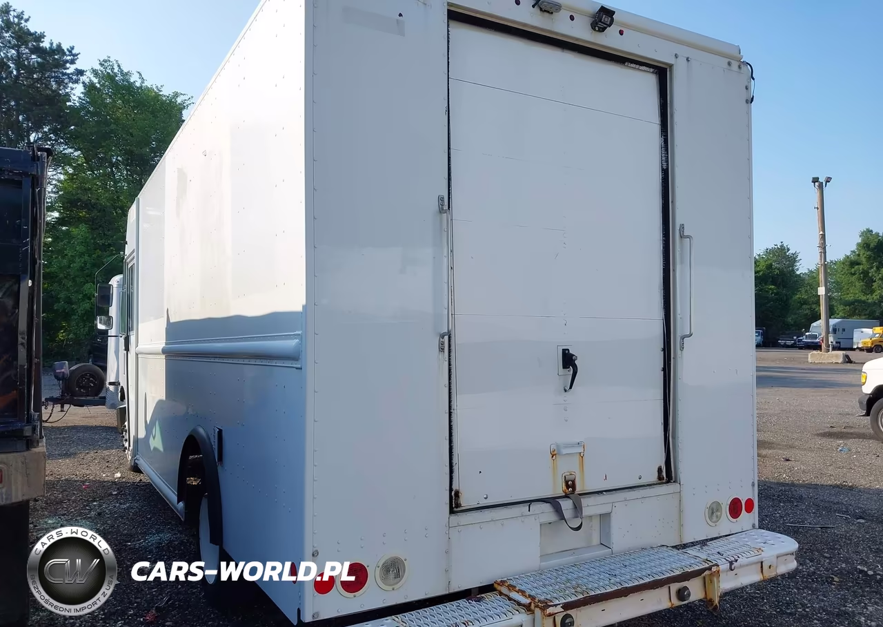2018 Freightliner Mt45 VIN:4UZAAPFD2JCJT3942 - 4
