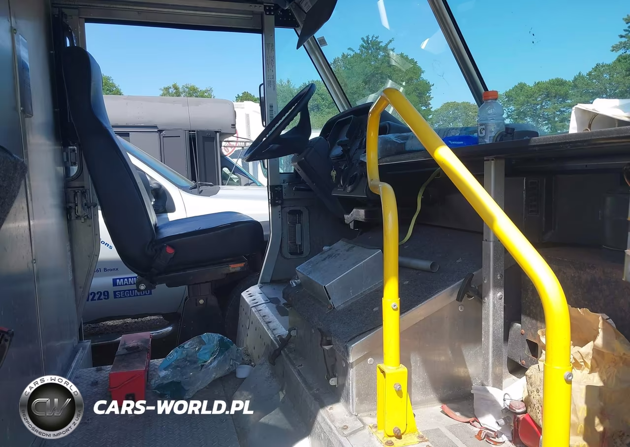 2018 Freightliner Mt45 VIN:4UZAAPFD2JCJT3942 - 5