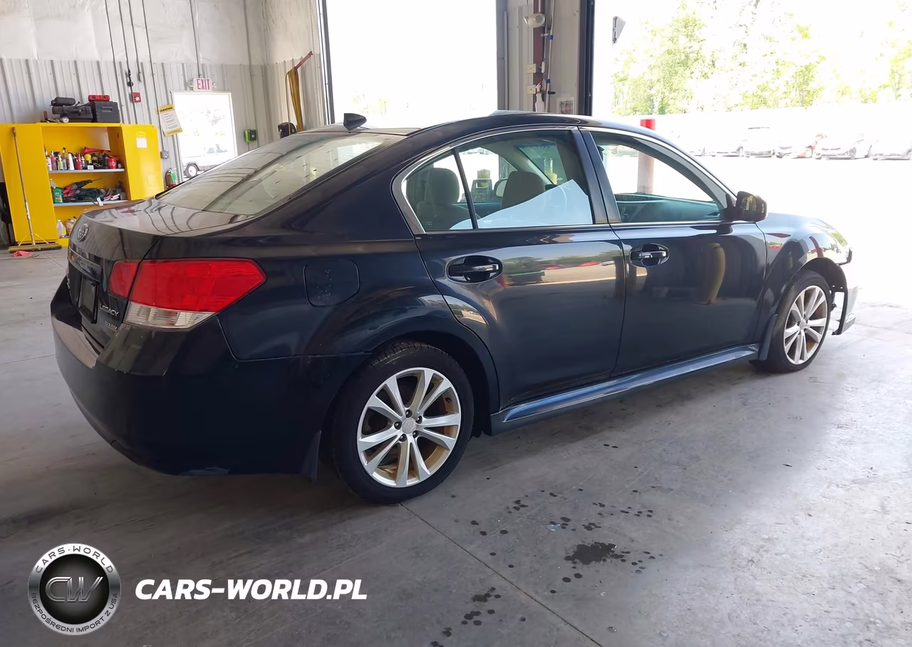 2014 Subaru Legacy 2.5I Premium VIN:4S3BMBC67E3012810 - 4