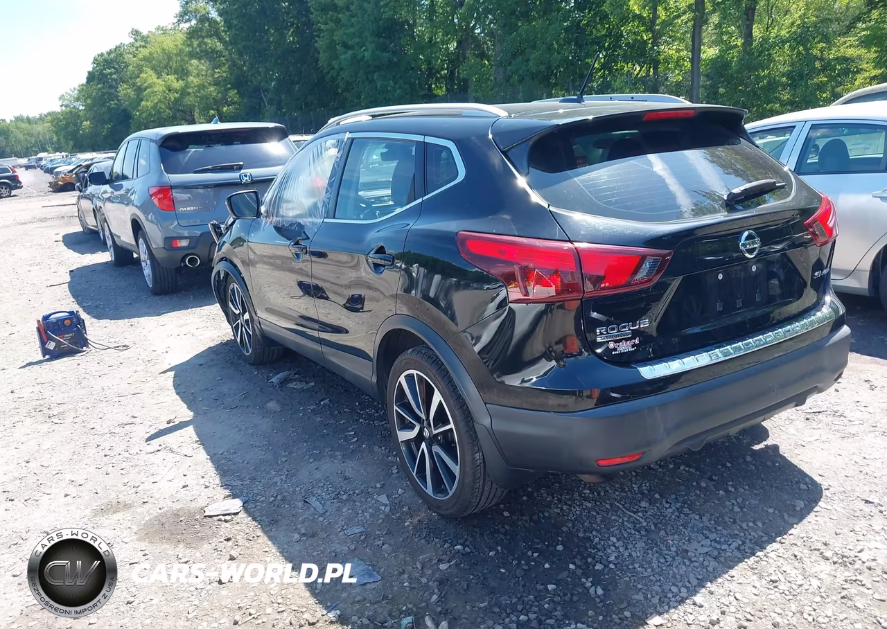 2018 Nissan Rogue Sport Sl VIN:JN1BJ1CR1JW203647 - 3