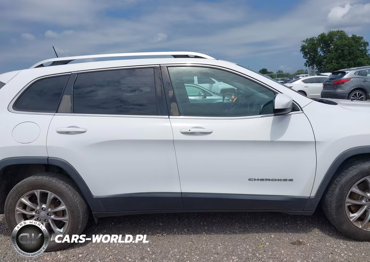 2019 Jeep Cherokee Latitude Plus Fwd VIN:1C4PJLLB2KD132571 - 12